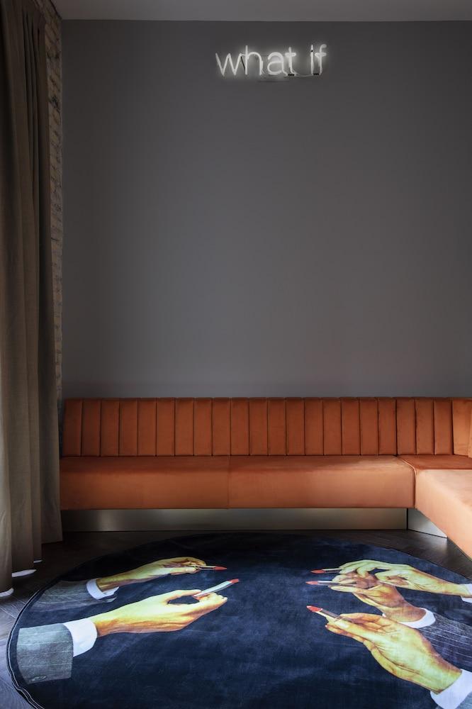 Chapter Hotel
